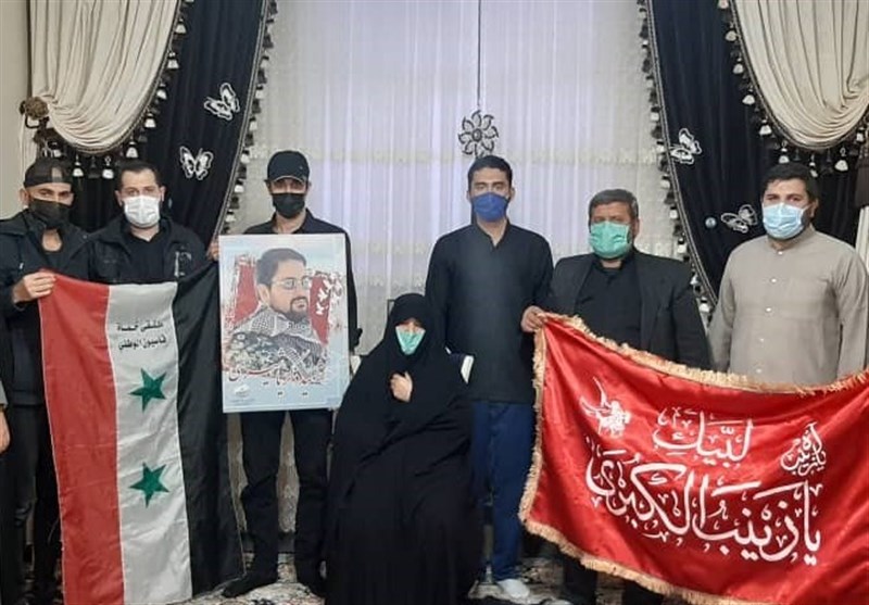 ادای احترام دانشجویان سوری دانشگاه بین‌المللی امام خمینی(ره) قزوین به خانواده شهید مدافع حرم + فیلم