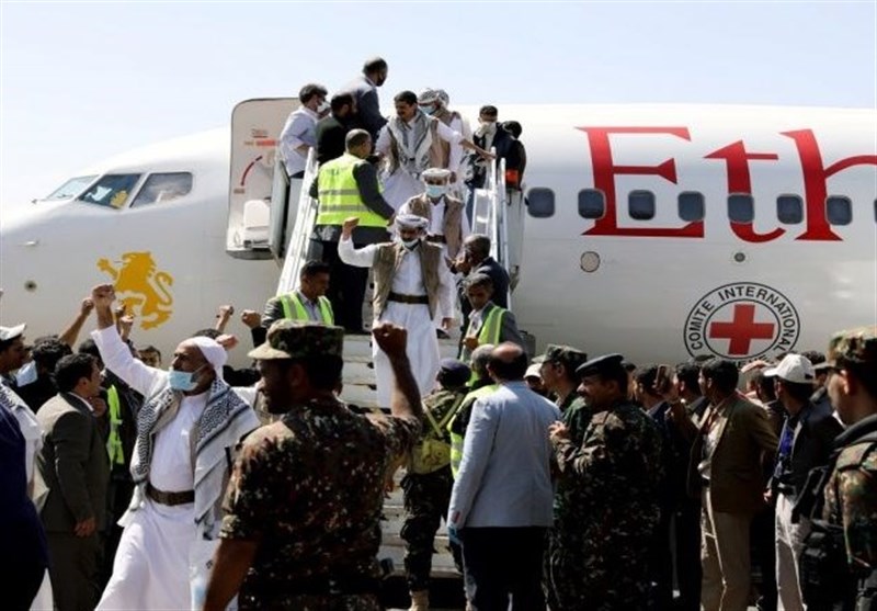آزادی107 اسیر یمنی و استقبال گرم و پرشور مردمی