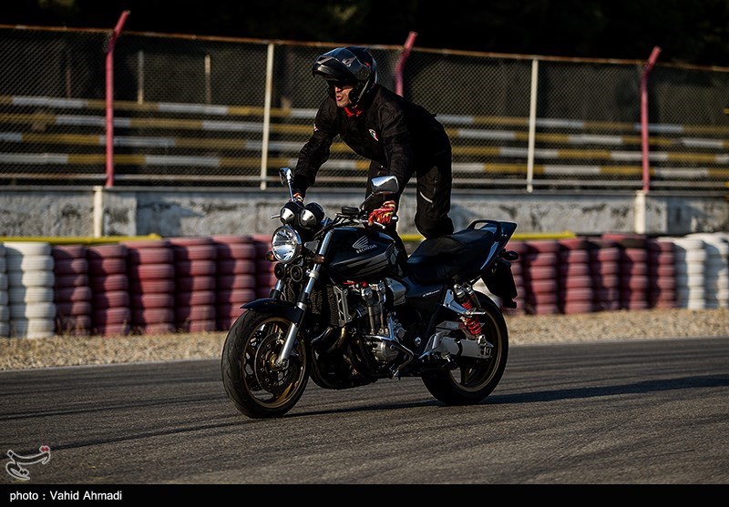 مسابقات موتورسواری به مناسبت هفته نیروی انتظامی