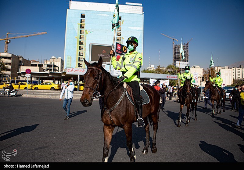 رژه &quot;اسواران&quot; یگان‌ویژه نیروی انتظامی در خیابان ولیعصر (عج)