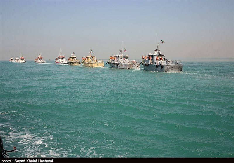 نمایش اقتدار مرزبانان ‌در پهنه آب‌های نیلگون خلیج فارس / آمادگی کامل مرزبانان برای مقابله با هرگونه تهدید دریایی + فیلم