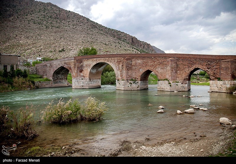 تخریب میراث فرهنگی ایران ـ 7| مرثیه‌ای برای پل‌های تاریخی ایران ‌/ پل کهنه ساسانی و نادرآباد کرمانشاه حال ناخوشی دارند + فیلم