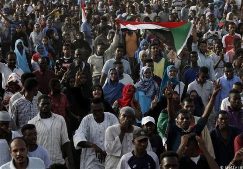 برگزاری تظاهرات سودانی‌ها علیه کودچیان/ مخالفت با تشکیل شورای حاکمیتی جدید