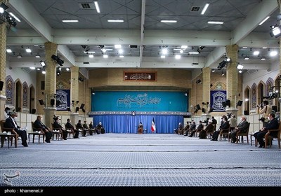 امام خامنہ‌ای کے موجودگی میں انسداد کورونا کمیٹی کا اجلاس