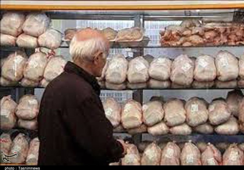 گران‌فروشی مرغ در همدان/ قیمت بالاتر از حد مصوب است