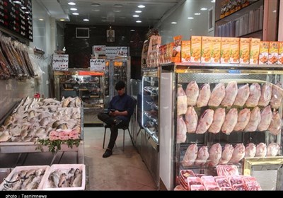  توزیع مرغ منجمد ۱۵ هزار تومانی در بازار با ۲ ماه تاریخ انقضا 