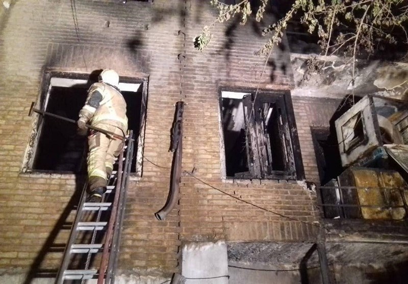 آتش‌سوزی ساختمان 3 طبقه در خیابان ولی‌عصر + فیلم و تصاویر