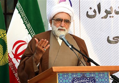 حجتالاسلام مروی: غرب بیبندوباری و ولنگاری را به نام آزادی ترویج میکند/ امت اسلام خرید کالاهای فرانسوی را تحریم کند