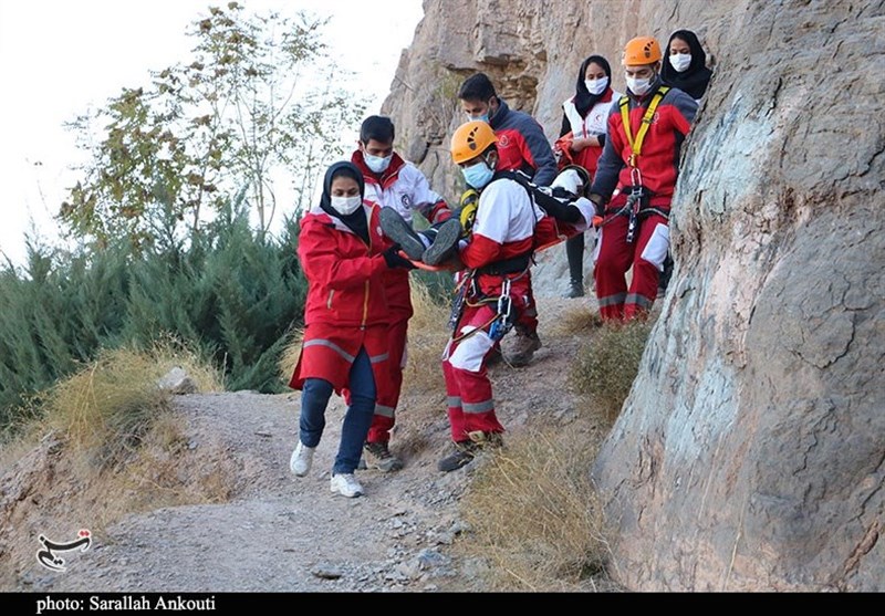 نجات 9 کوهنورد مفقود شده در ارتفاعات کوه مدوار شهربابک