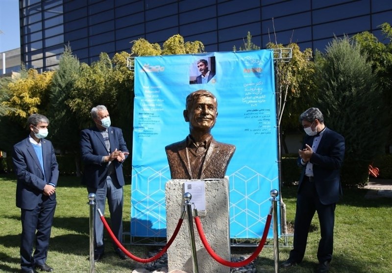 Iran Unveils Busts of Mustafa Prize Winners