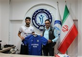 Esteghlal Winger Zakipour Joins Gol Gohar