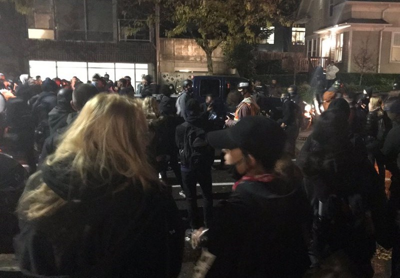 Protesters March through Streets of Portland on Election Night (+Video)