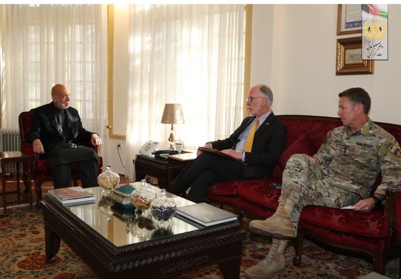 رایزنی‌های ژنرال میلر و سفارت آمریکا با کرزی درباره صلح افغانستان