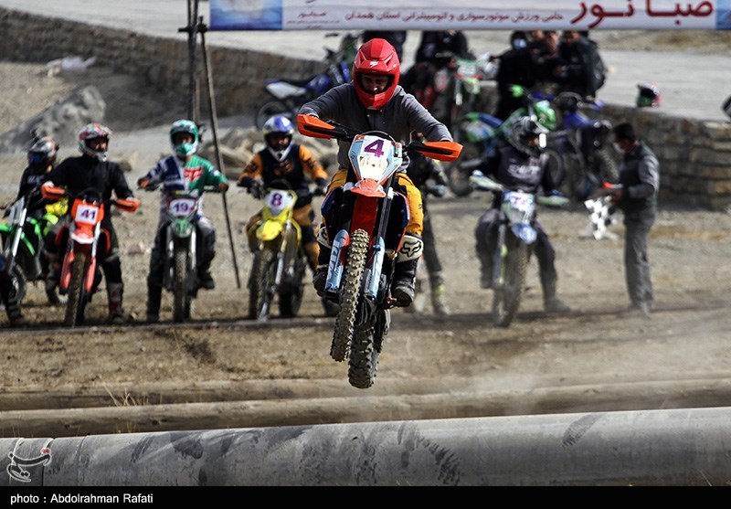90 ورزشکار سازمان‌یافته رشته موتورسیکلت‌سواری در استان سمنان فعال هستند؛ پیست‌های موتورسیکلت‌سواری استان نیازمند بهسازی است