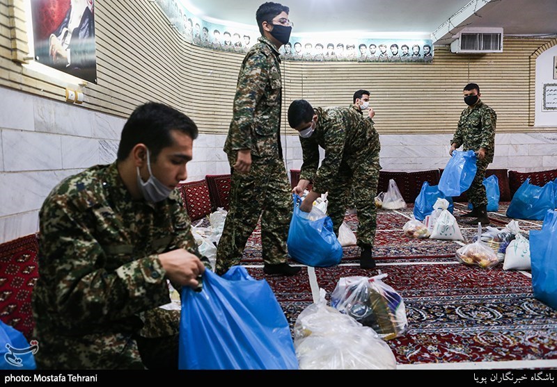 حضور خط‌شکنان بسیجی در جبهه‌های اقتصادی و مبارزه نفس‌گیر با کرونا/ 250 گروه جهادی در میدان مقابله با ویروس کووید 19 درقم فعال هستند