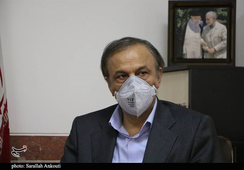 رزم حسینی: بیش از 4 میلیون تن کالای اساسی در بنادر داریم