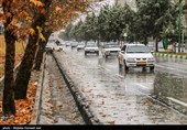 محورهای مواصلاتی استان البرز لغزنده شد/ بارش پراکنده برف در کندوان