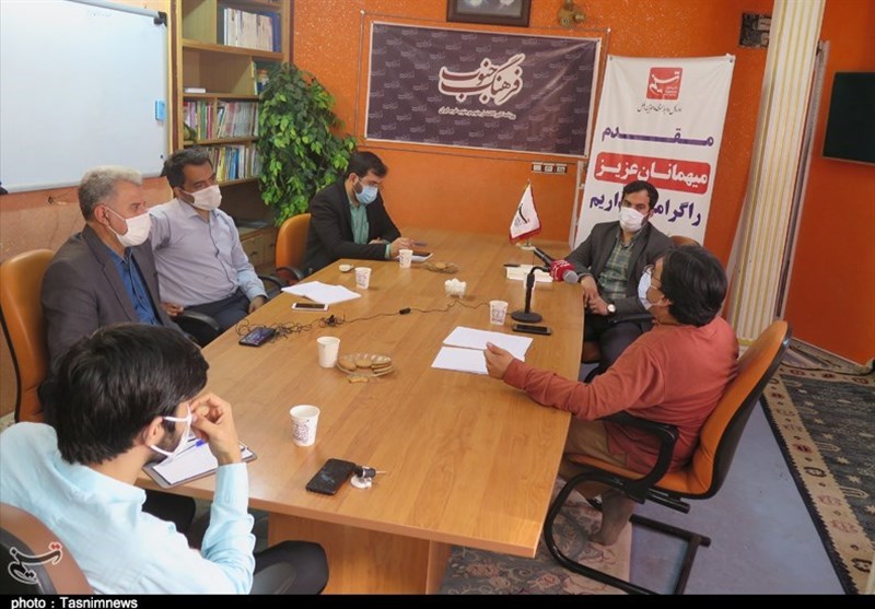 میزگرد &quot;کار فرهنگی هوشمندانه، نیاز خوزستان&quot; به میزبانی دفتر استانی تسنیم در اهواز برگزار شد+ تصاویر