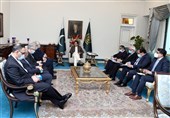ظریف در دیدار با عمران خان: کشورهای همسایه برای جمهوری اسلامی ایران در اولویت هستند