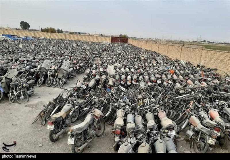پلیس تهران روزی 300 موتورسیکلت را به پارکینگ می‌فرستد