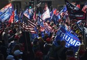 Trump Supporters Break Anti-Racism Signs in Washington (+Video)