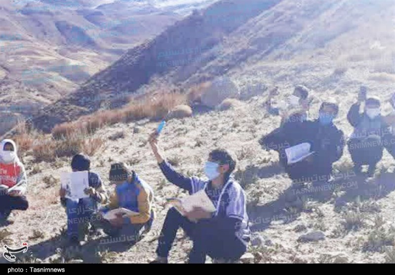 خراسان شمالی| این بار دانش آموزان اسفراینی برای «شبکه شاد» سر به کوه گذاشتند!+تصاویر