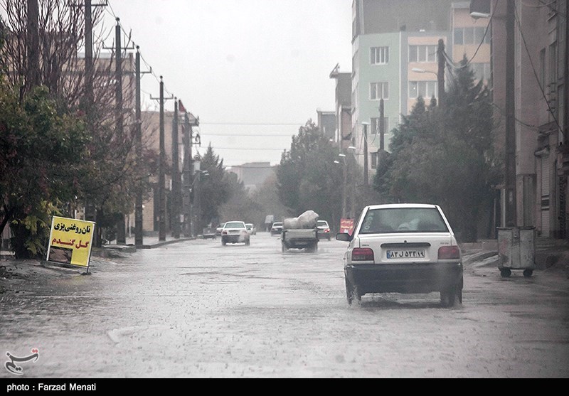 وزش باد و بارندگی از غلظت آلاینده‌ها در کلانشهر اصفهان می‌کاهد؛ کاهش 6 تا 10 درجه‌ای دما