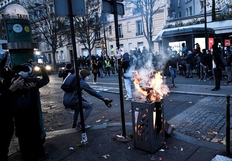 French Police Detain Protesters during Rally against Ban on Filming Officers (+Video)