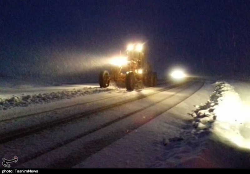 راه ارتباطی 11 روستای استان زنجان با گذشت 2 روز از بارش برف همچنان مسدود است