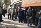 خرید مرغ به قیمت جان مردم / صفهای طویلی که برای خرید مرغ منجمد در استان اردبیل بسته میشود