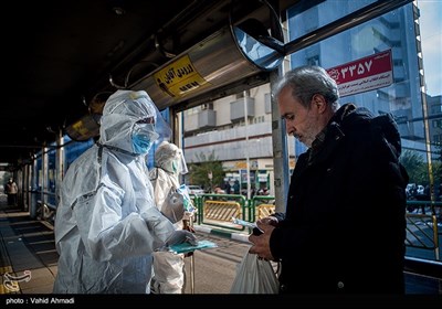  اهدای ماسک به مسافران ایستگاه اتوبوسهای تندرو 
