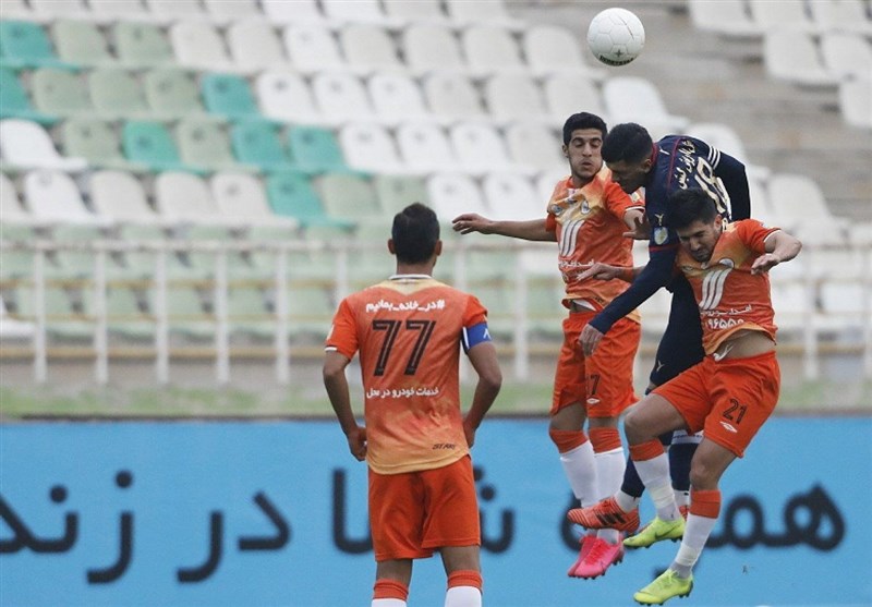 لیگ برتر فوتبال| تساوی یک نیمه‌ای در 2 بازی همزمان