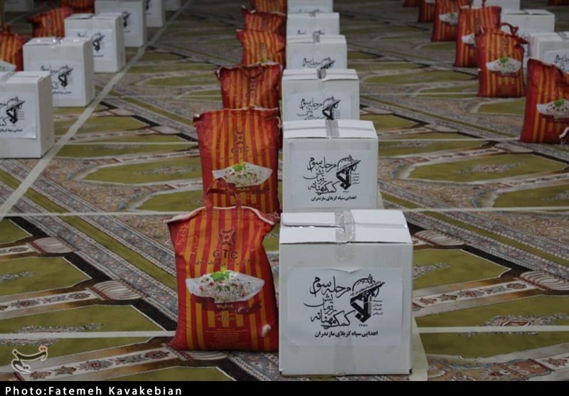 1000 بسته غذایی رزمایش کمک مؤمنانه در آران و بیدگل توزیع شد