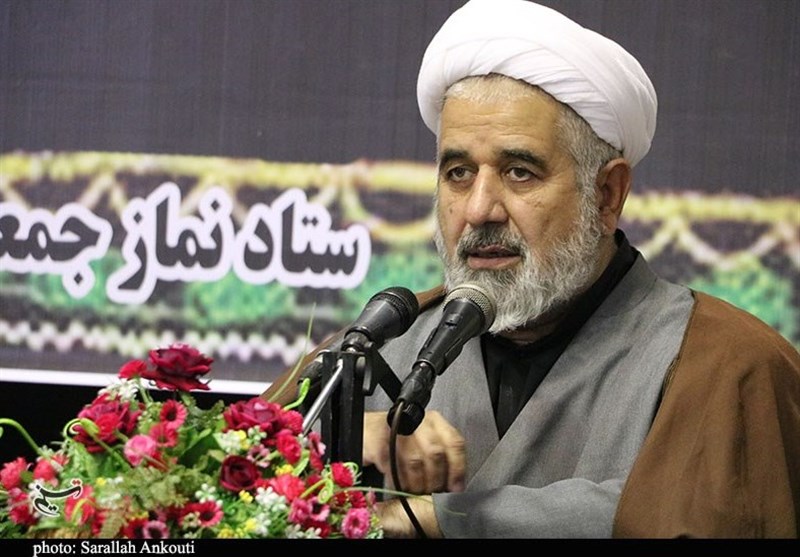 خطیب جمعه کرمان: مقام معظم رهبری بزرگ‌ترین مدافع حق مردم است