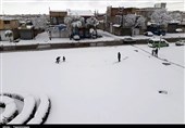 آخرین وضعیت کردستان پس از بارش سنگین برف/ مدارس روستایی شهرستان سقز تعطیل شد/قطعی برق 20 روستا