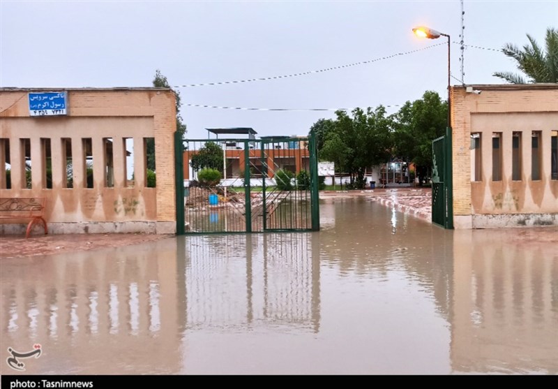 بارش باران ورودی بیمارستان شهرستان رامشیر خوزستان را مسدود کرد+تصویر- اخبار  خوزستان - اخبار استانها تسنیم | Tasnim
