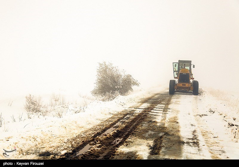 مسیر 33 روستای استان زنجان در پی بارش برف مسدود است