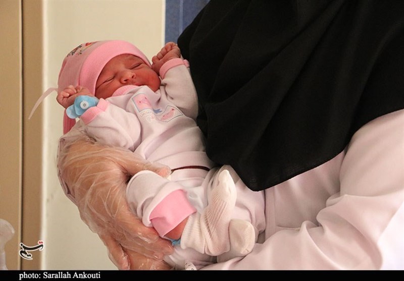 کاهش 3.3 درصدی رشد جمعیت ایران در 4 دهه اخیر/ 2 علت کاهش فرزندآوری ایرانی‌ها