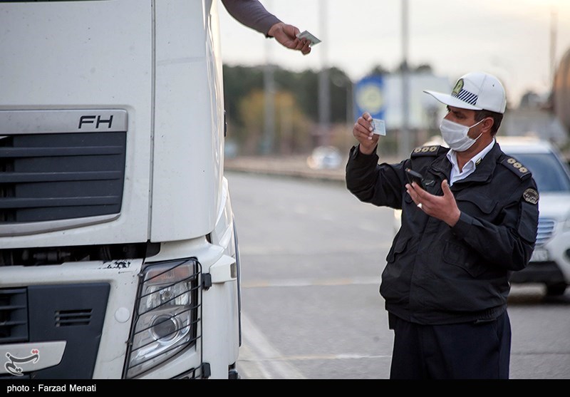تمهیدات پلیس برای کنترل تردد خودروها در مناطق قرمز استان کرمانشاه تشدید شد + تصویر