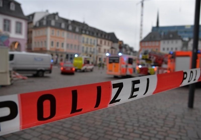 2 کشته و 15 زخمی در برخورد خودرو با عابران در غرب آلمان+فیلم