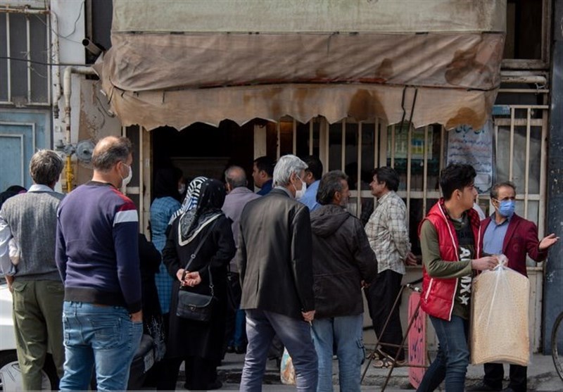 نبود نظارت در استان گلستان سبب تشکیل صف‌های طولانی نان شد