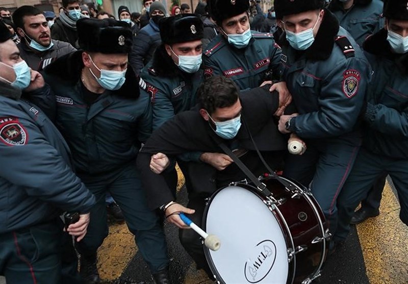 بازداشت بیش از 90 معترض در پایتخت ارمنستان