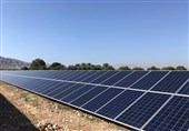 11 نیروگاه خورشیدی همزمان با دهه فجر در کاشان افتتاح شد
