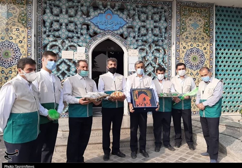 اهدای خون خادمیاران رضوی در اصفهان به روایت تصویر
