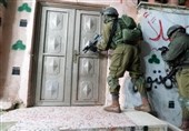 الاحتلال الصهیونی یشن حملة دهم واعتقالات وسط اشتباکات فی الضفة