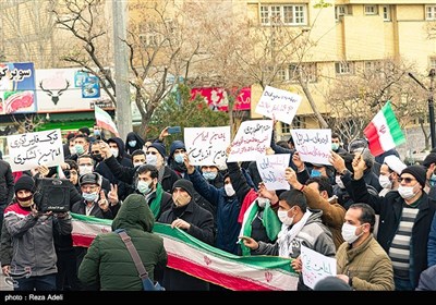 تجمع اعتراض‌آمیز مردم مقابل کنسول‌گری ترکیه در تبریز