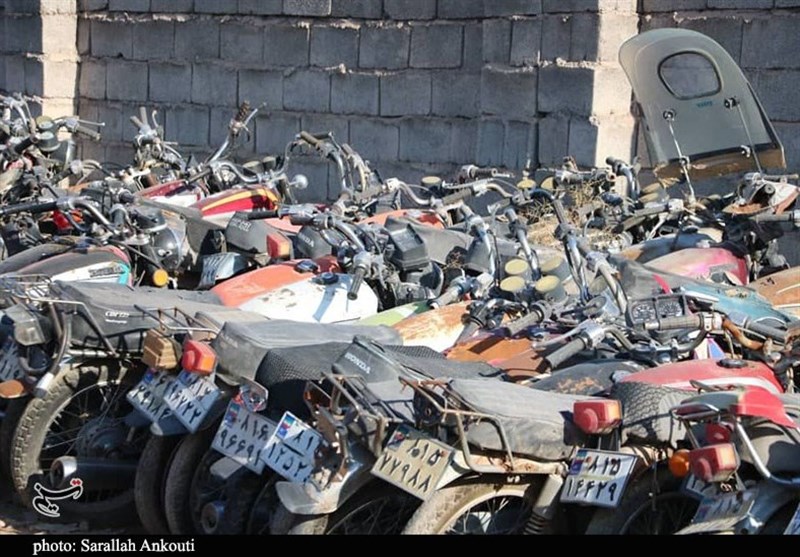 فرمانده انتظامی استان یزد: 3400 موتورسیکلت رسوبی از پارکینگ‌های یزد آزاد شد