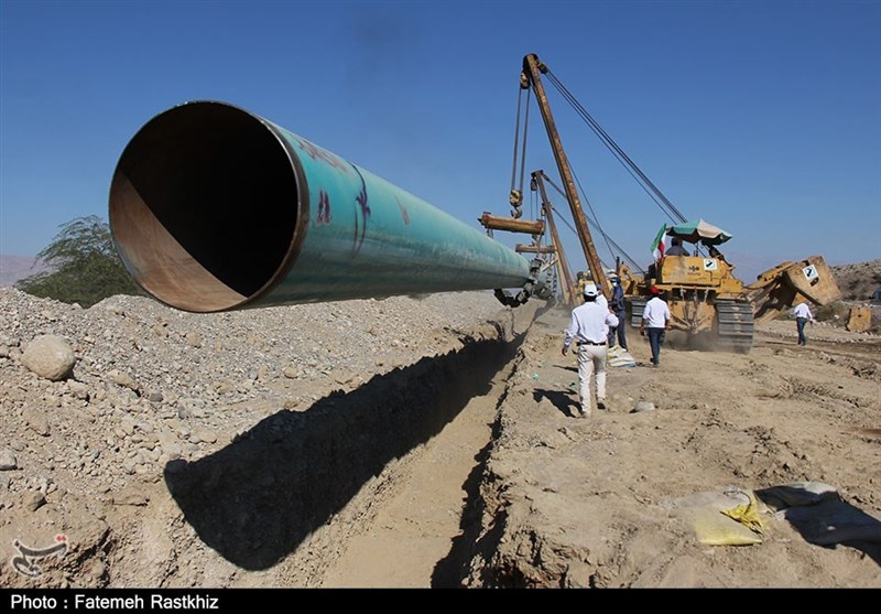 ورق لوله‌های پروژه راهبردی انتقال نفت گوره به جاسک در خوزستان تامین می‌شود