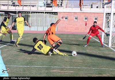  مدیرعامل نود ارومیه: باید به بازیکنان کرونایی خود بازی می‌دادیم/ چوب صداقت خود را می‌خوریم 