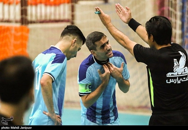 مسئولان تیم فوتسال راگا تهران جو سالن را مسموم کردند